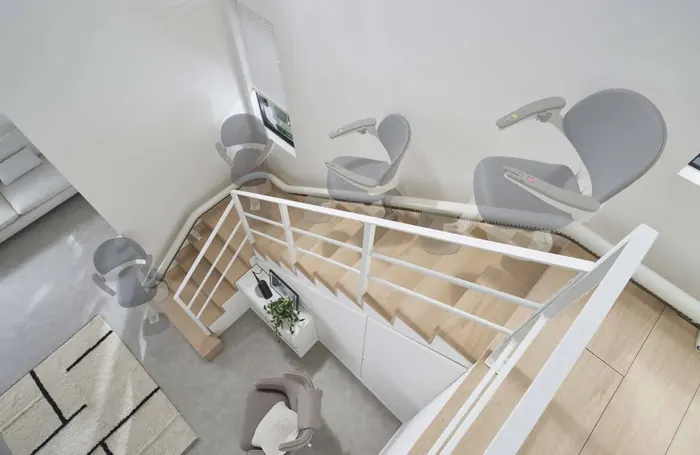 Access BDD ASL sequence showing the Flow X seat rotating and staying level as the lift travels through a turn