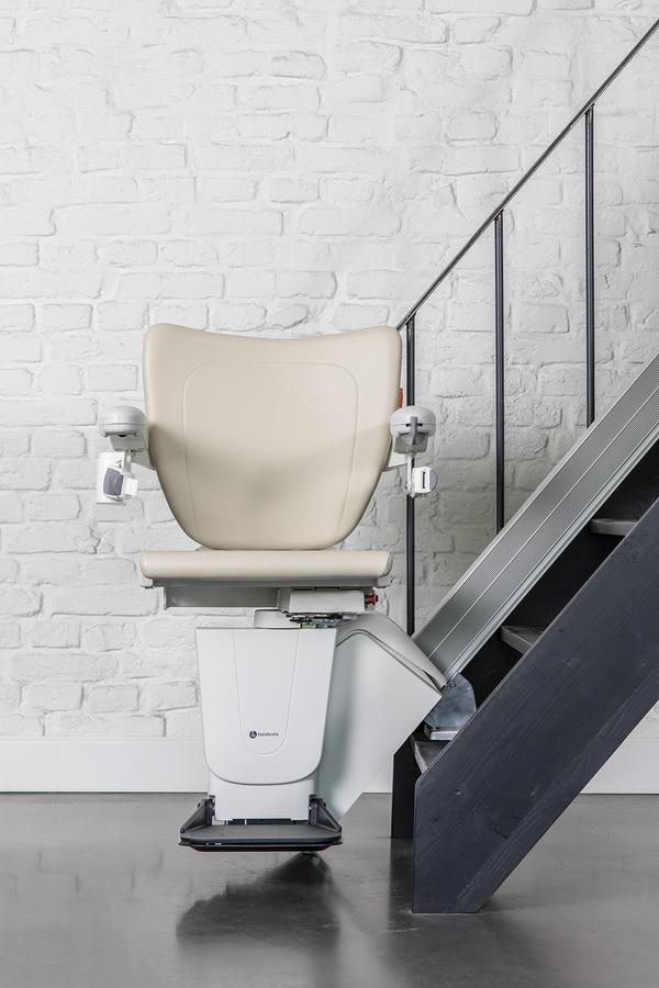 handicare-1100-stairlift-straight-13.jpg
