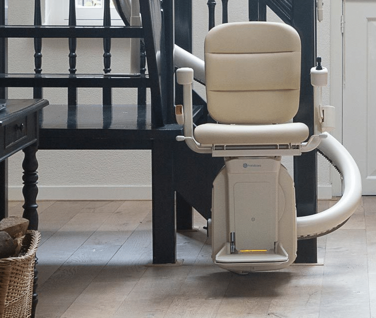 handicare-freecurve-curved-stairlift-20.png