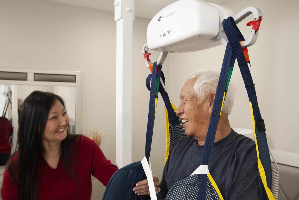 handicare-ap300-portable-ceiling-lift-6.jpg
