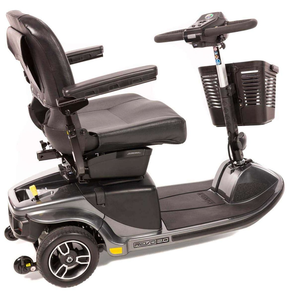 revo-2-0-three-wheel-scooter-2.jpg