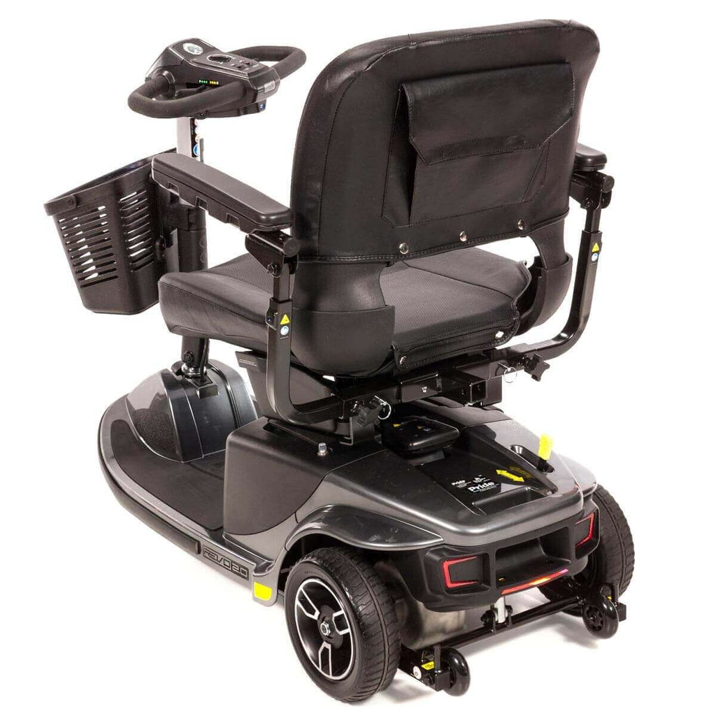 revo-2-0-three-wheel-scooter-3.jpg