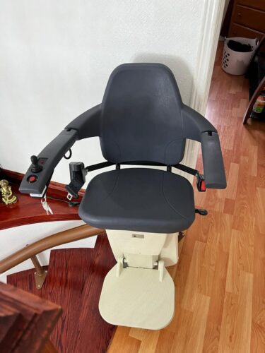 30-Apr 29 2023 06_24pm-ZVoj