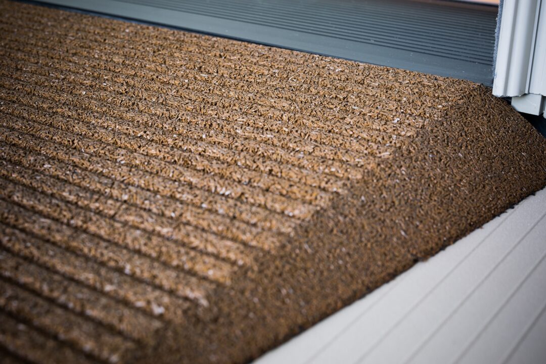 Rubber Angled Entry Mat TAEMHB-1-5-1-(2) MODULAR ENTRY RAMP